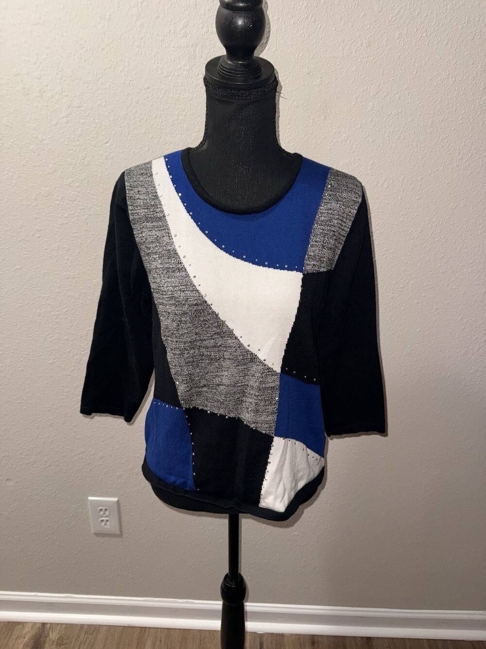 Alfred Dunner Petite Medium PM Sweater Blue Black White Colorblock Rhinestone